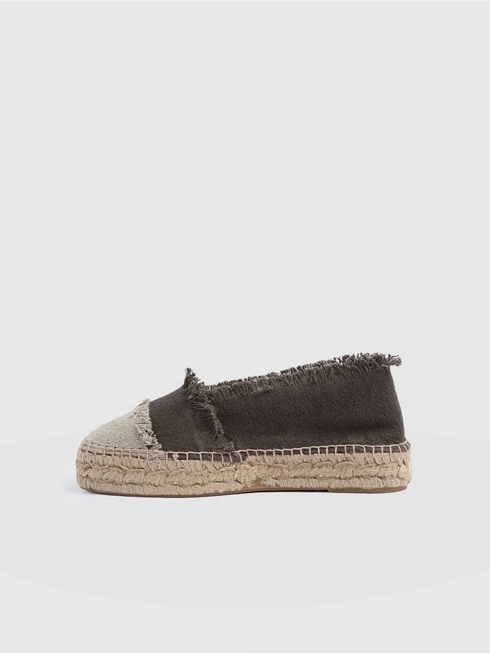 NEW Saint + Sofia Frayed Canvas Espadrille Slip-Ons in Brown and Natural Size 36